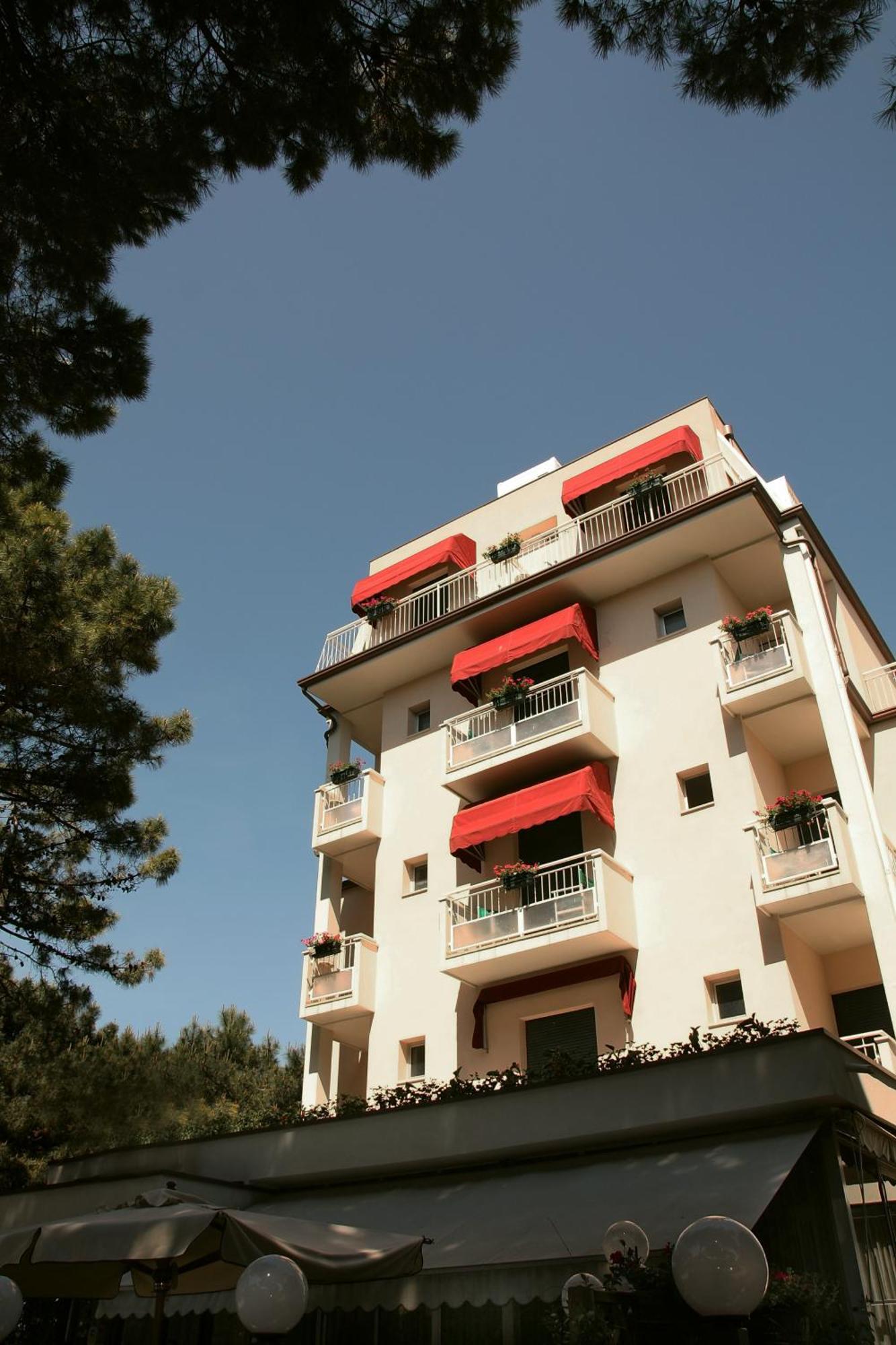 Hotel Santiago Морской Милан Экстерьер фото